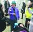 高速交警护航，孕妇顺利到达医院。  摄影 海涛 - 新浪吉林