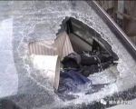 市民将车停在路边几小时 车窗被冰溜子砸个大洞 - 新浪吉林