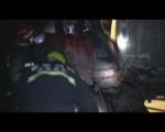 长吉南线一货车撞上路边停放罐车 驾驶员受伤被困 - 新浪吉林