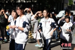 资料图：2015年6月7日，全国942万考生将赶赴高考考场。图为北京四中高考考点。中新网记者 翟璐 摄 - 新浪吉林