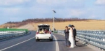 新人在延吉高速路拍婚纱照 这种“浪漫”玩不得 - 长春新文化网