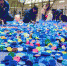 壮观！长春光华学院学生20万枚废弃瓶盖拼巨幅世界地图 - News.365Jilin.Com