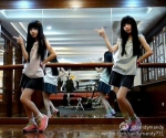 　台湾双胞胎姐妹sandy和mandy，因跳舞视频走红。 - News.365Jilin.Com