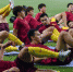 　9月4日，中国队球员在训练中。当日，中国男子足球国家队在多哈进行了赛前适应性训练，备战9月5日与卡塔尔队进行的2018年世界杯足球赛亚洲区预选赛。新华社发（尼库摄） - News.365Jilin.Com