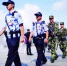民警、武警联勤武装上路巡逻，保障城市安全。 （长春市公安局供图） - 新浪吉林