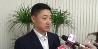 记者采访长春市公用局副局长任晓强 - 新浪吉林