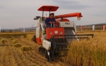 延边州首次引进收割打捆一体机 - 农业机械化信息网