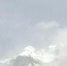图为玉龙雪山山体崩塌 视频截图 - 新浪吉林