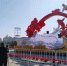 吉林彩车在长春文化广场展示流光溢彩，吸引市民争相合影留念 - News.365Jilin.Com