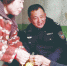 长春：民警与社区工作人员为困难户送节日礼物 - 新浪吉林