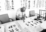 老人练习书法，陶冶情操 - 新浪吉林