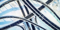 11月21日，东部快速路跨新城大街、福祉大路立交桥上冰雪已被清理，黑色的路面纵横交错，交通顺畅。 张扬 摄 - 新浪吉林