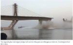 印度耗资百亿卢比的大桥又塌了：现场目击者拍下了坍塌画面 - 北国之春