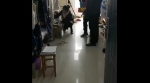 男老师突闯女寝 男教师突袭查女寝 女生没穿衣服钻被窝 - News.365Jilin.Com